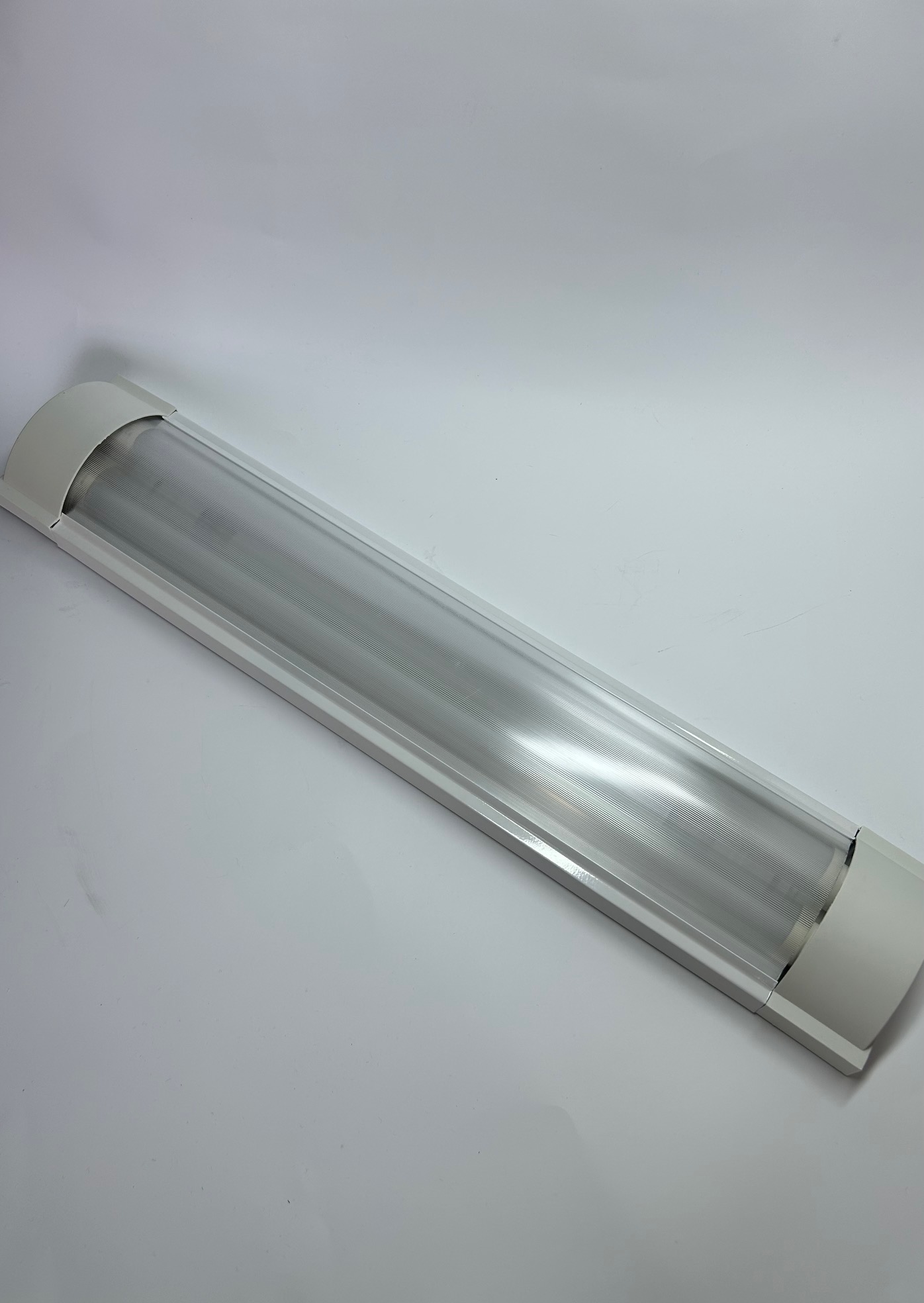 LED ARMATURA SA CEVIMA 2X9W - Bomax rasveta Beograd