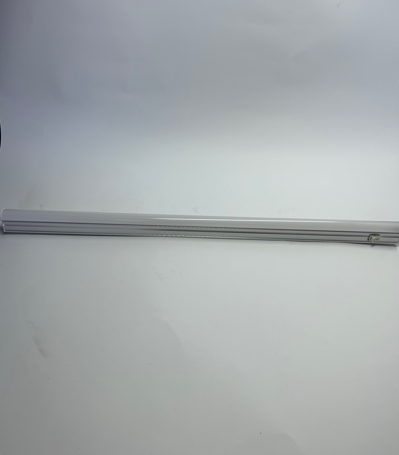 LED STRELA T5 9W - Bomax rasveta Beograd
