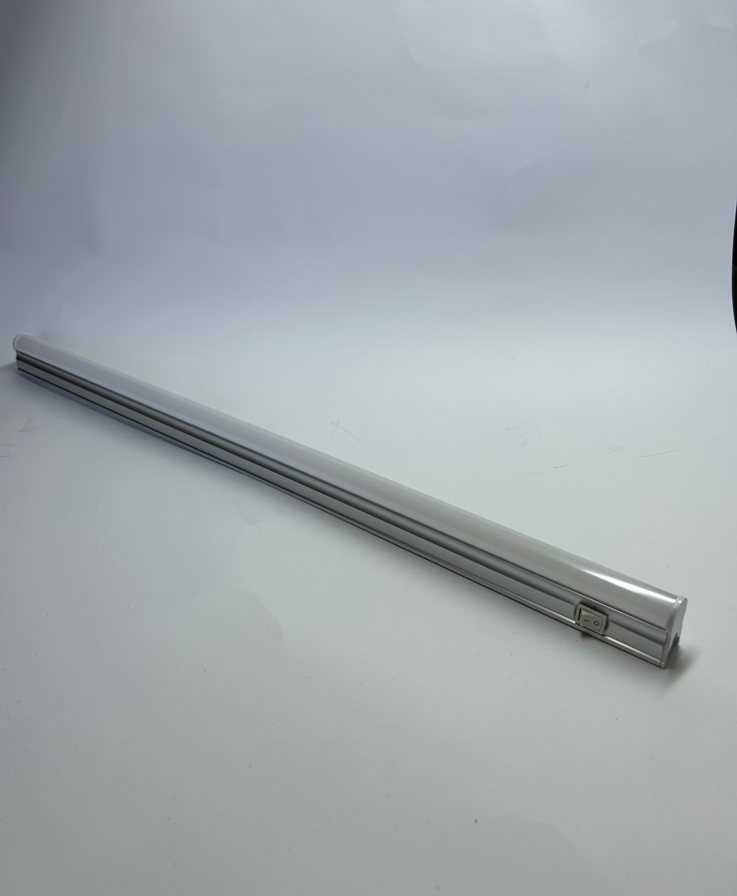 LED STRELA T5 9W - Bomax rasveta Beograd